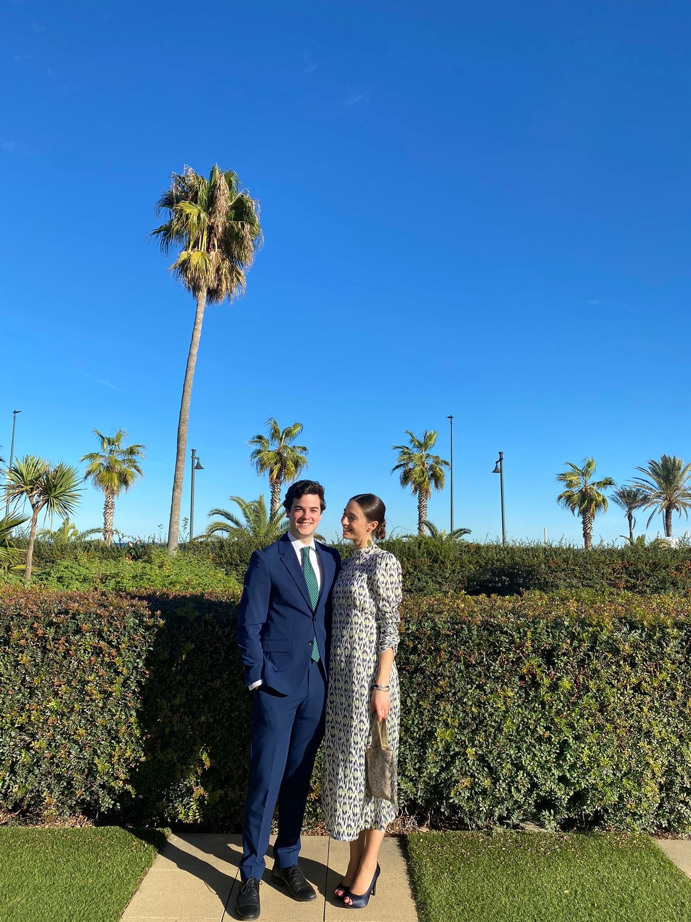 Juan y Lucía entre palmeras